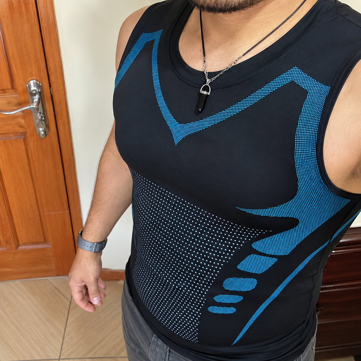 ShapeFlex™ – компресионен потник за оформяне на мъжката фигура